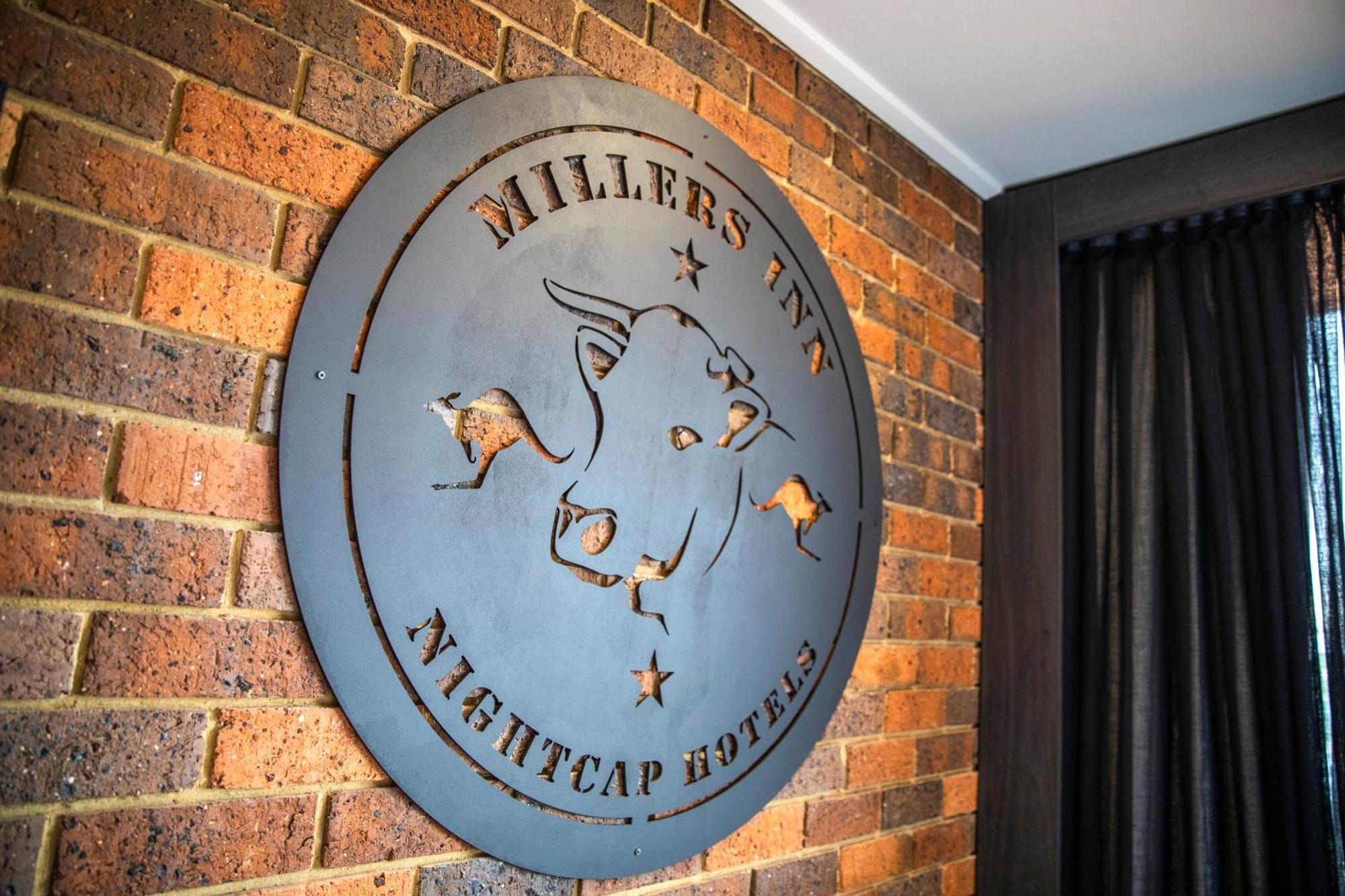 Nightcap At Millers Inn Altona Buitenkant foto