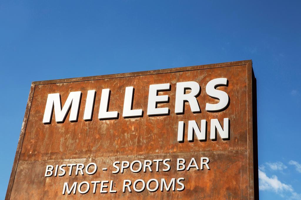 Nightcap At Millers Inn Altona Buitenkant foto